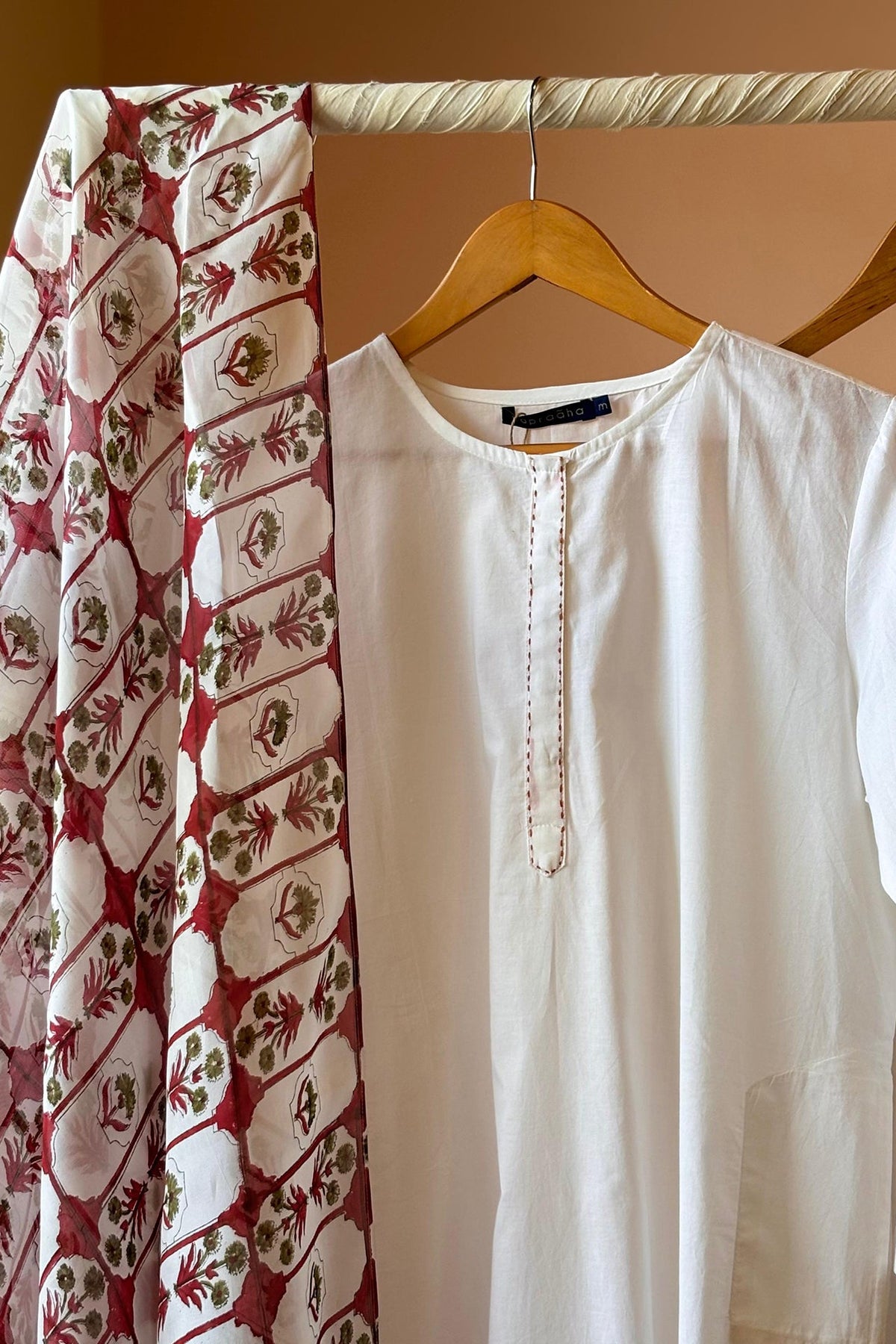 White Suit Set With Organza Printed Dupatta (Set of 3)