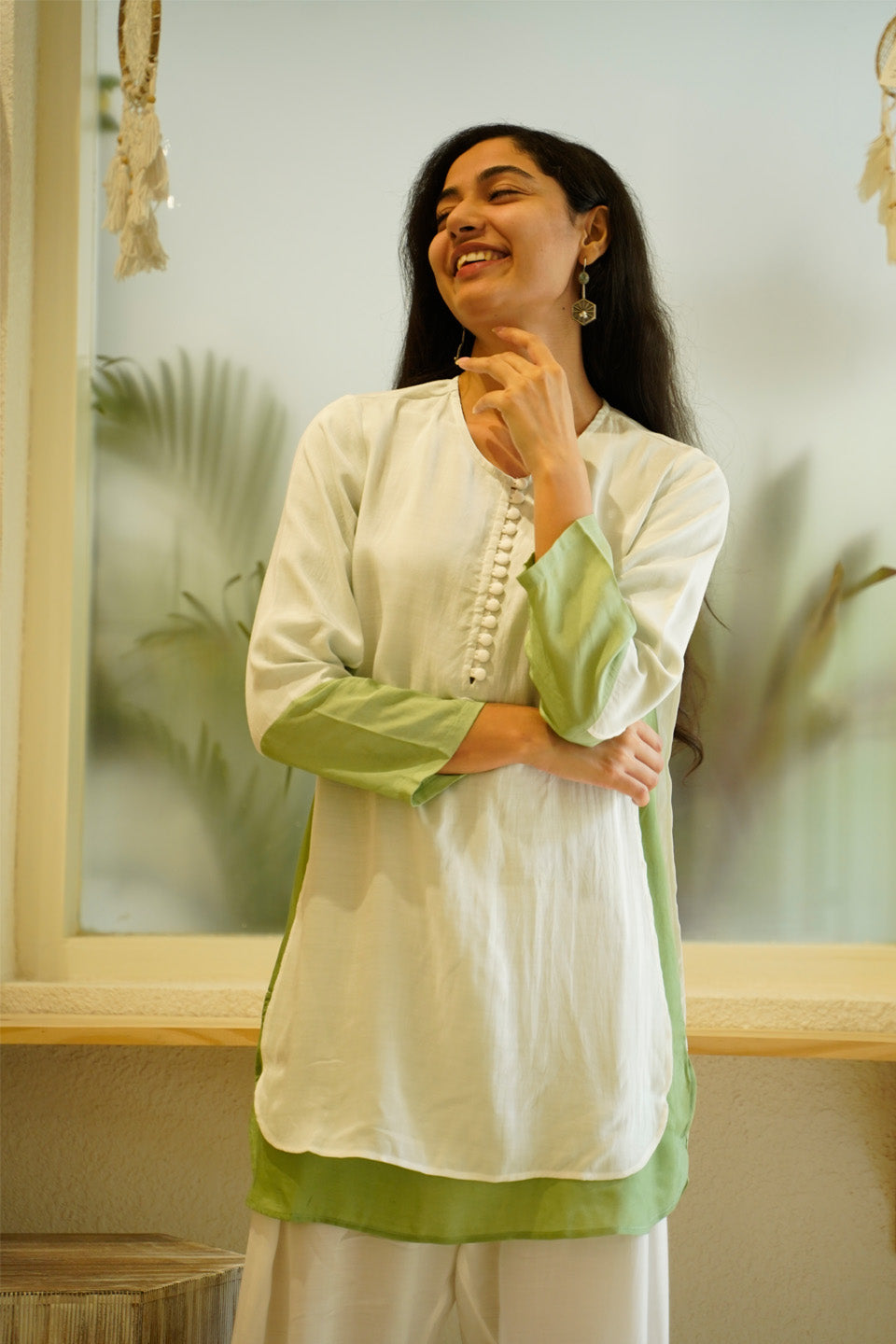 Ivory and Green Muslin Kurta Set by Kapraaha - view 9