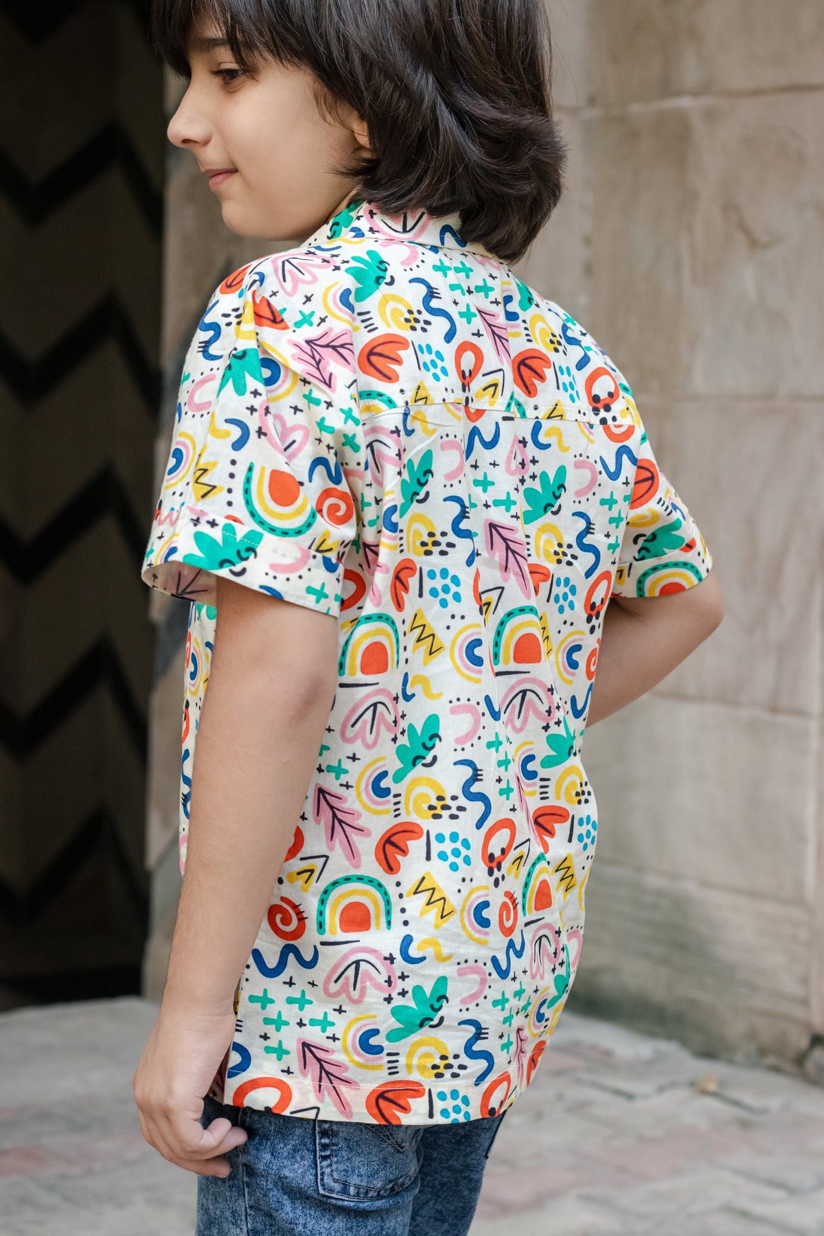Side and back view of Basic Tribe Soul Surfer cotton shirt with colourful printed motifs