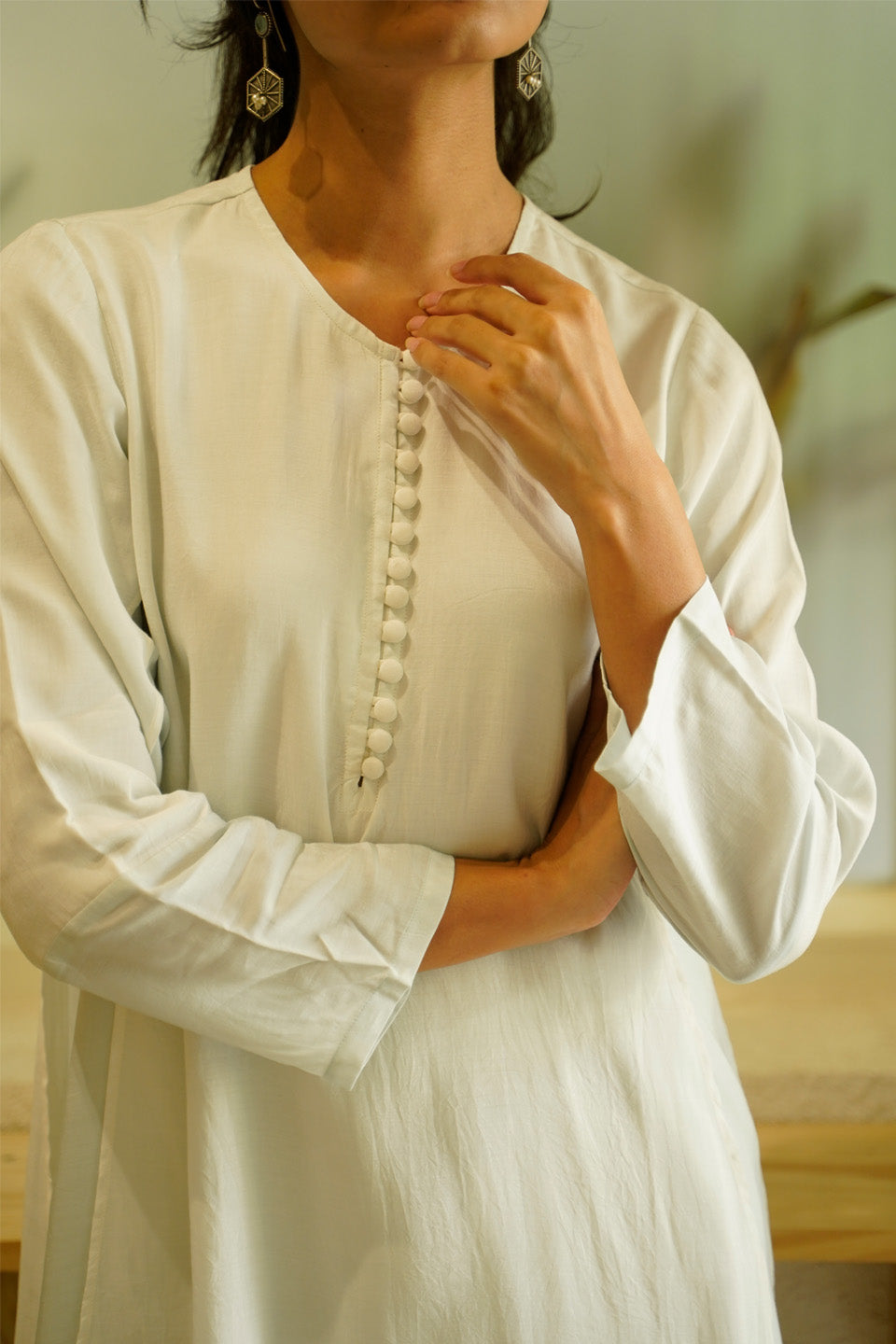 Ivory and Sky Blue Muslin Kurta Set by Kapraaha - view 6